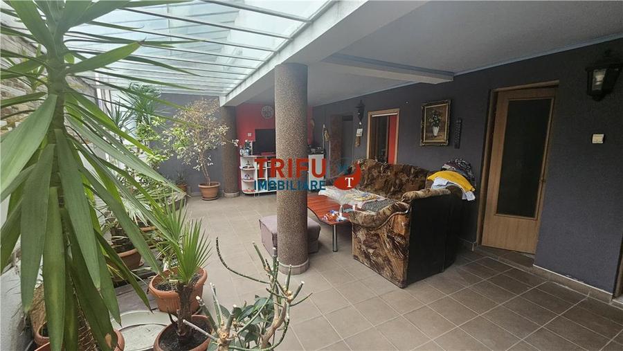 Casă individuală cu 7 camere cu Canalizare în Tolstoi