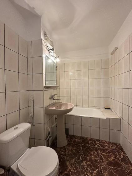 Apartament cu 2 camere decomandat în Malu Roșu