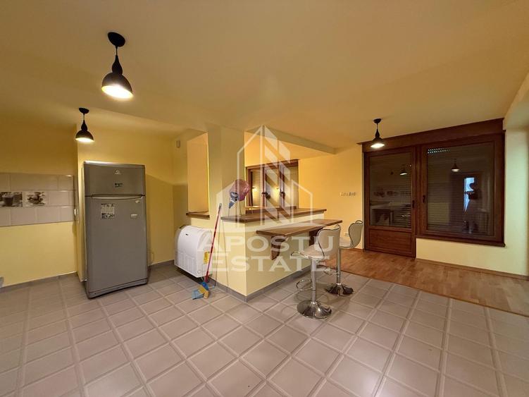 Casă individuală cu 16 camere cu Piscina în Ghirodei
