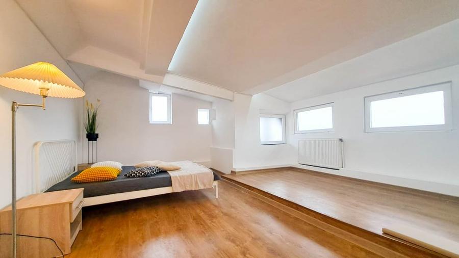Apartament cu 4 camere semidecomandat, mobilat în Voluntari