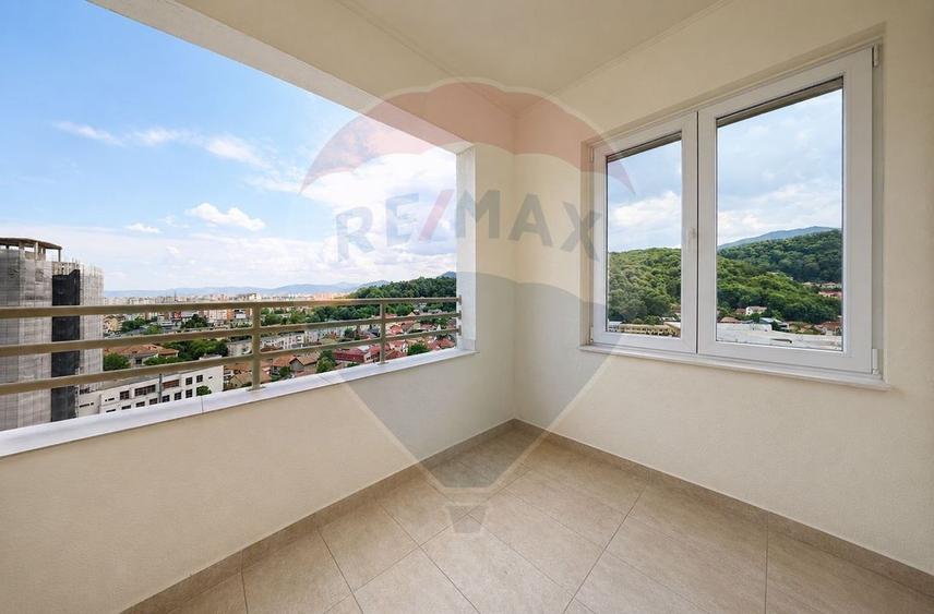 Apartament cu 4 camere de vânzare în zona Centrul Civic - 11