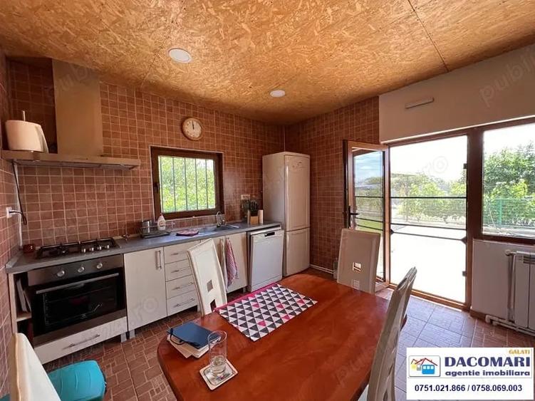 Casă cu 4 camere cu Teren 794 Mp în Central
