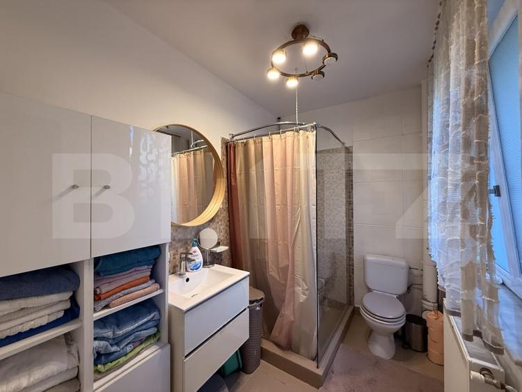 Casă individuală cu 5 camere cu Canalizare în Central