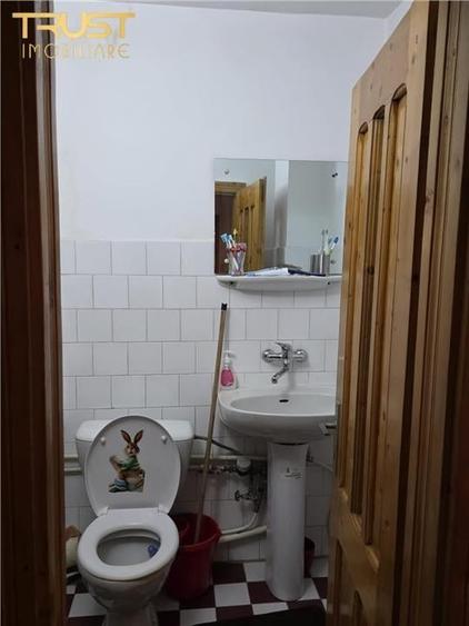 Apartament cu 4 camere decomandat în Central
