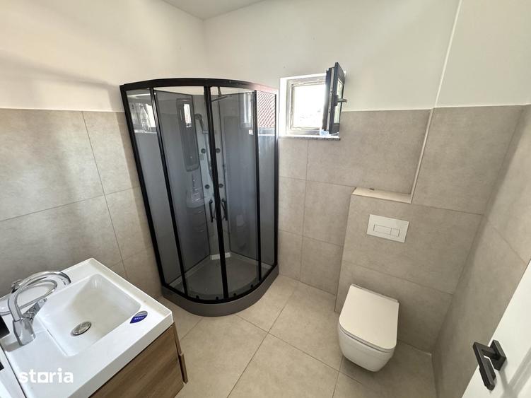 Casă cu 5 camere cu Teren 450 Mp în Bucium