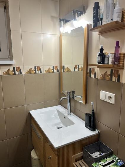 Apartament cu 3 camere decomandat în Exterior Vest