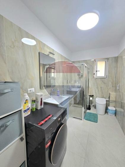 Apartament cu 2 camere decomandat, mobilat în Central