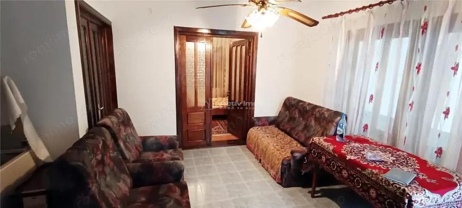 Casă cu 5 camere cu Teren 324 Mp în Berzasca