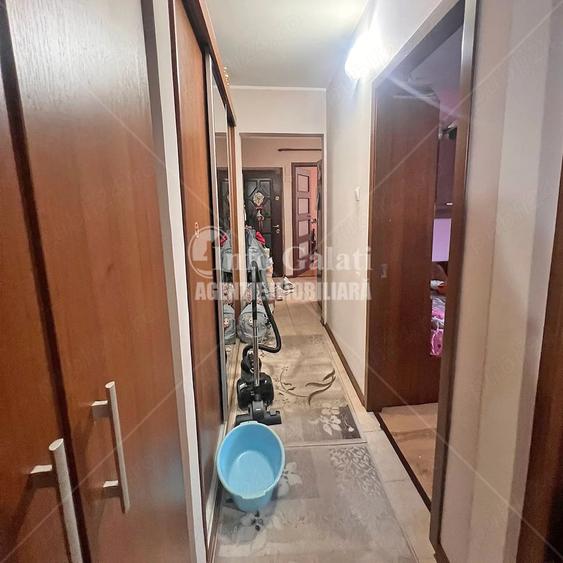 Apartament cu 3 camere decomandat în Micro 20