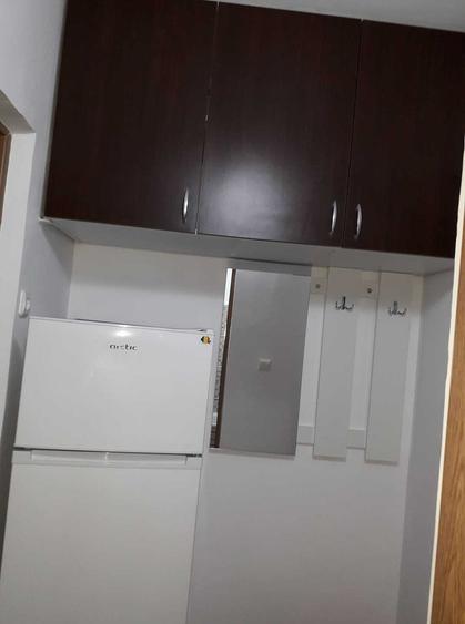 Garsonieră decomandată în Apărătorii Patriei