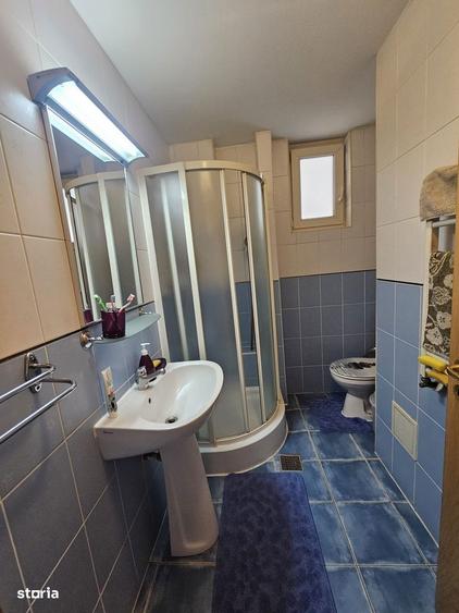 Apartament cu 4 camere decomandat în Aradului