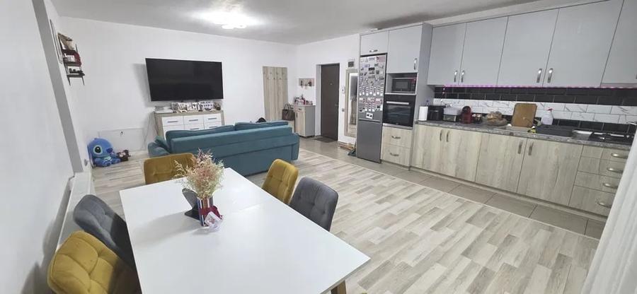 Apartament cu 2 camere semidecomandat, mobilat în Florești — fotografia 1