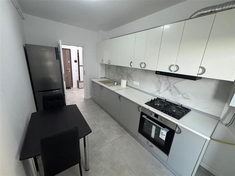 Apartament cu 2 camere decomandat, mobilat în Est