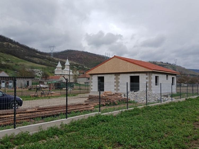 Casă cu 3 camere în Chimindia