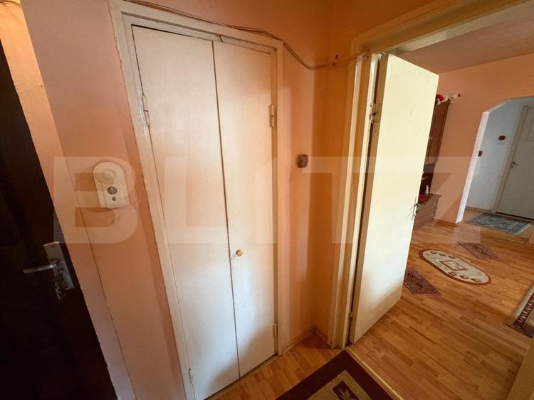 Apartament cu 2 camere semidecomandat, mobilat în Micro 4