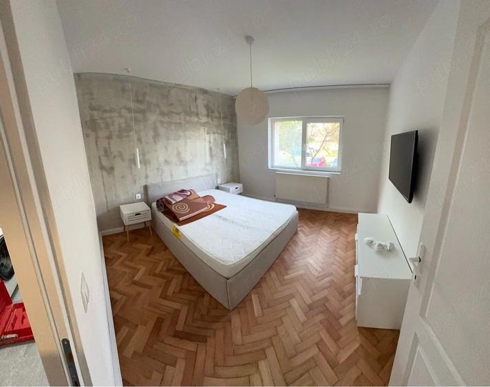 Apartament cu 3 camere decomandat în Exterior Vest