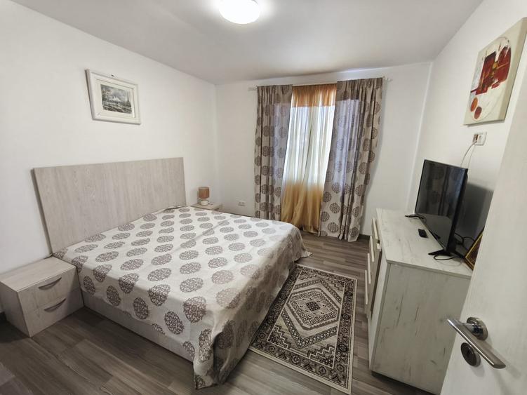 Casă cu 5 camere cu Teren 300 Mp în Mihai Bravu