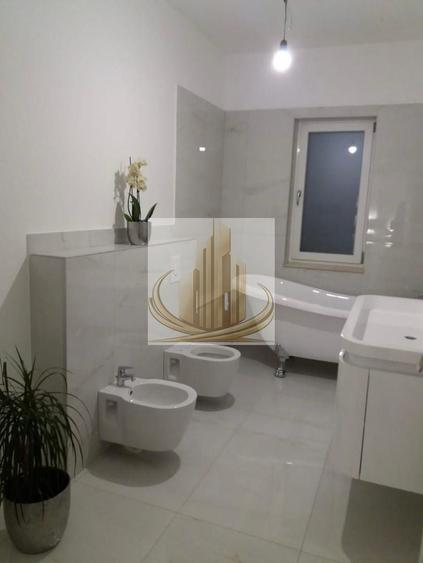 Duplex cu 4 camere cu Canalizare în Dumbrăvița