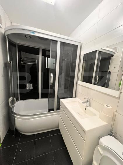 Apartament cu 4 camere decomandat, mobilat în Central