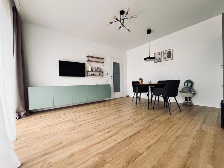 Apartament cu 3 camere decomandat în Central