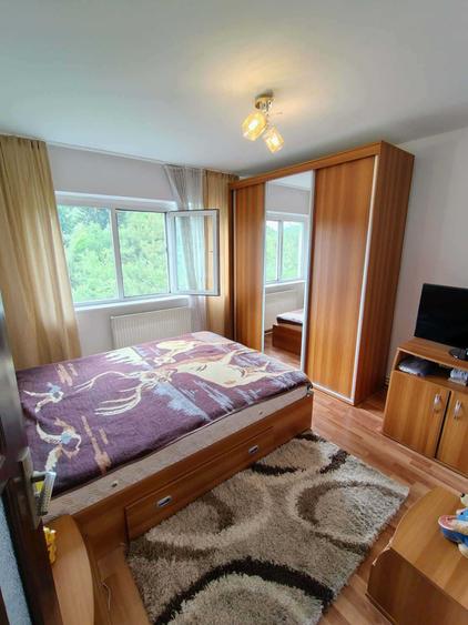 Apartament cu 2 camere decomandat în Petros