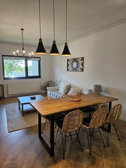 Apartament cu 2 camere decomandat, mobilat în Central