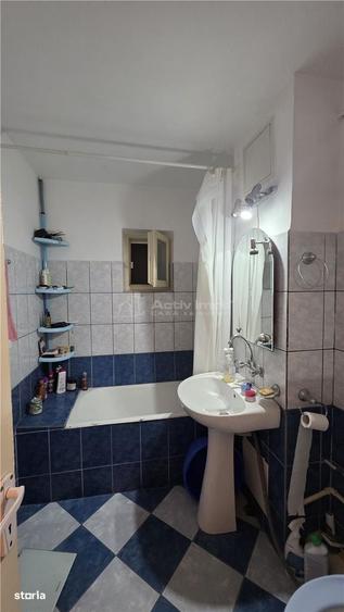 Apartament cu 3 camere decomandat în Valea Rosie