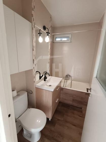 Apartament cu 3 camere semidecomandat, mobilat în Gheorgheni