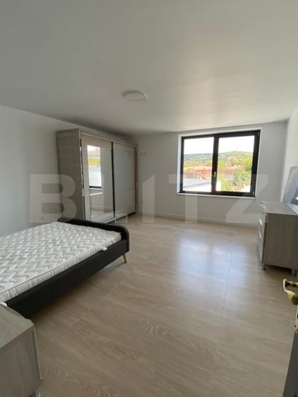 Apartament cu 3 camere decomandat, mobilat în Central