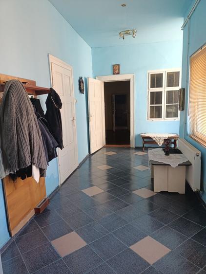 Casă cu 4 camere în Vinga