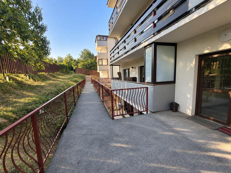Apartament cu 2 camere semidecomandat în Bucium