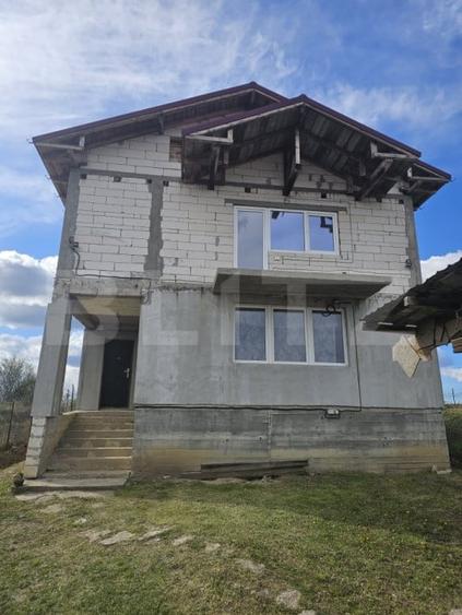 Casă individuală cu 4 camere cu Teren 523 Mp în Brădești