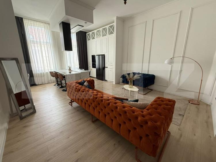 Apartament cu 3 camere semidecomandat, mobilat în Central