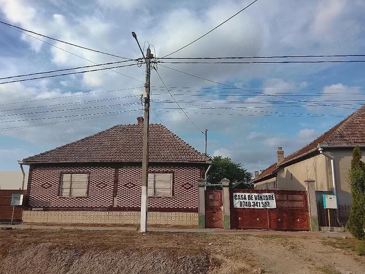 Casă cu 3 camere cu Teren 1430 Mp în Socodor