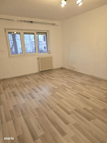 Apartament cu 3 camere decomandat în Piața Unirii