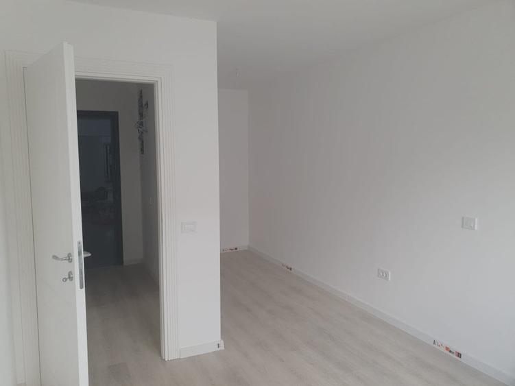 Apartament cu 2 camere decomandat în Nicolina