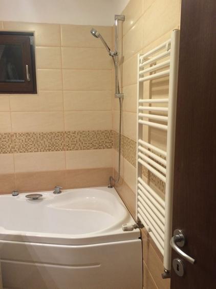 Apartament cu 2 camere semidecomandat în Girocului