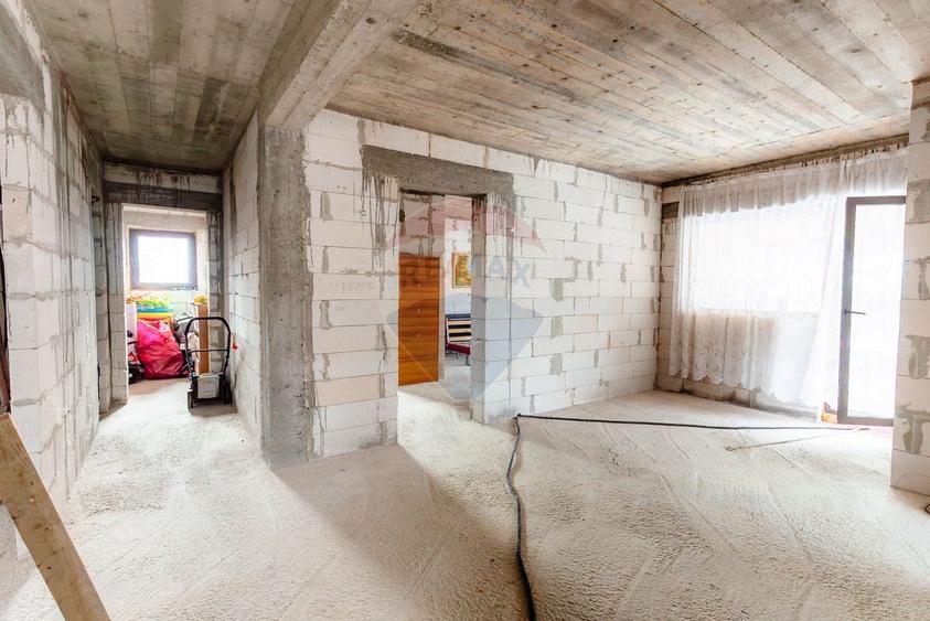 Casă individuală cu 5 camere cu Teren 1240 Mp în Băbana