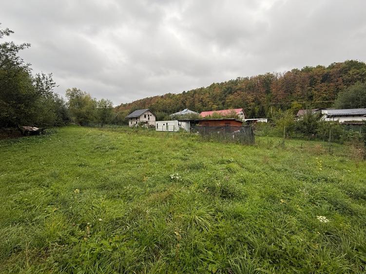 Teren Construcții intravilan de 930 mp, în Stolna