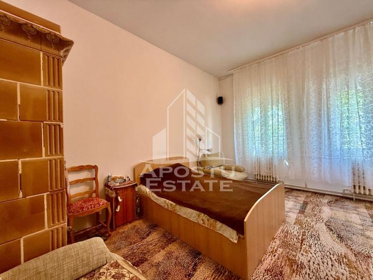 Casă individuală cu 8 camere cu Canalizare în Iosefin