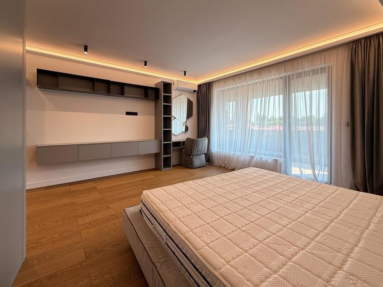 Apartament cu 3 camere decomandat, mobilat în Băneasa