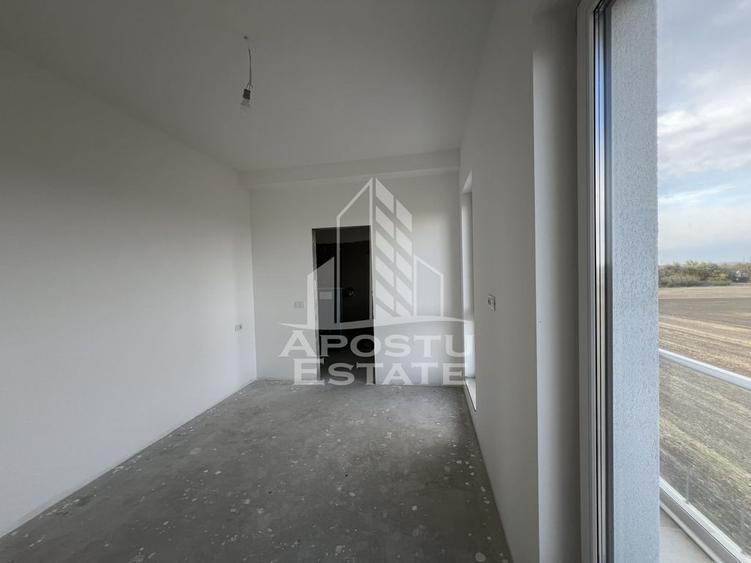 Apartament cu 3 camere decomandat în Torontalului
