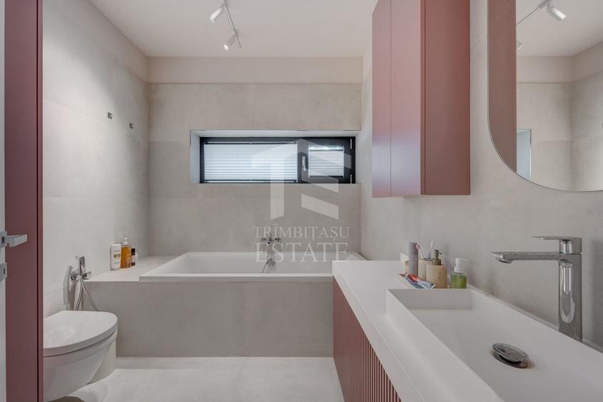Apartament cu 3 camere decomandat, mobilat în Tunari