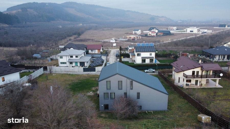 Casă cu 4 camere în Sânpetru