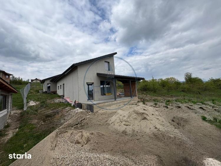 Casă cu 4 camere cu Teren 500 Mp în Unirea