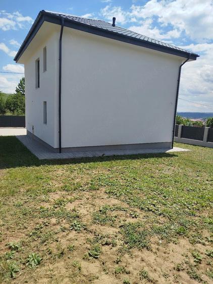 Casă cu 3 camere cu Teren 450 Mp în Burdujeni
