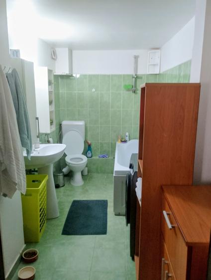 Apartament cu 3 camere în Telegrafului