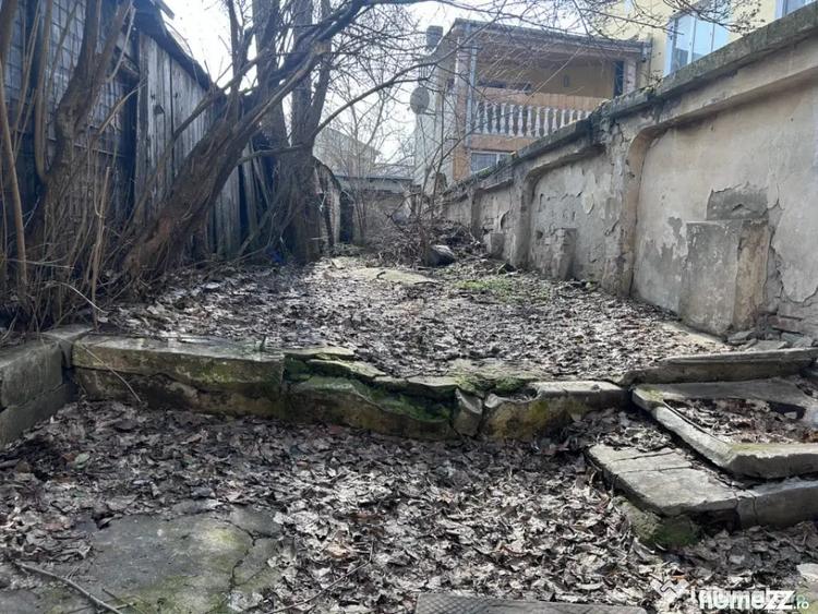 Casă cu 4 camere cu Teren 160 Mp în Școlilor