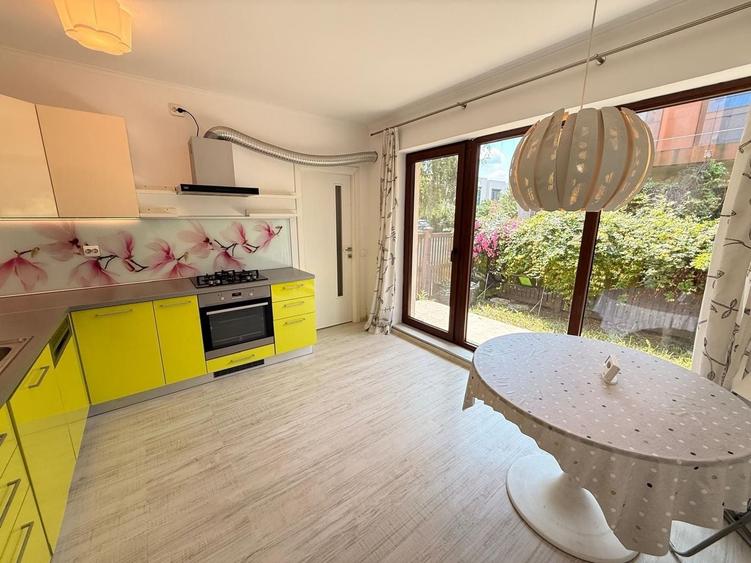 Duplex cu 4 camere cu Canalizare în Corbeanca