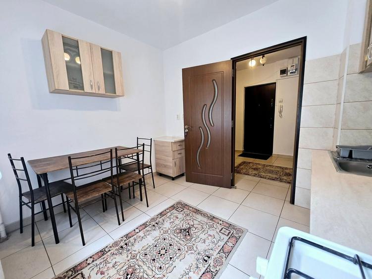 Apartament cu 2 camere semidecomandat în Ștefan cel Mare